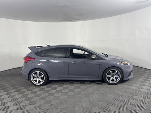 Used 2017 Ford Focus RS AWD/4WD image 3