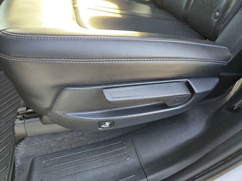 Used 2023 Kia Sorento SX image 32