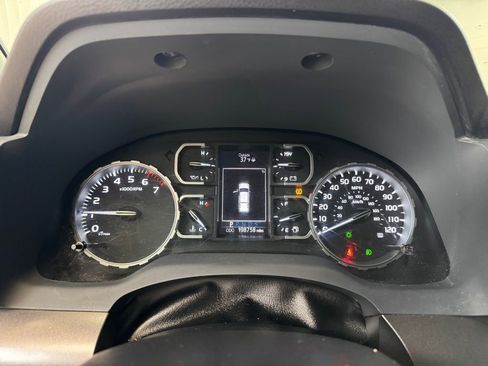 Used 2018 Toyota Tundra SR5 w/ SR5 Upgrade Package image 28