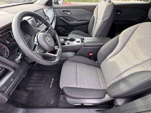 Certified 2021 Nissan Rogue SV image 10