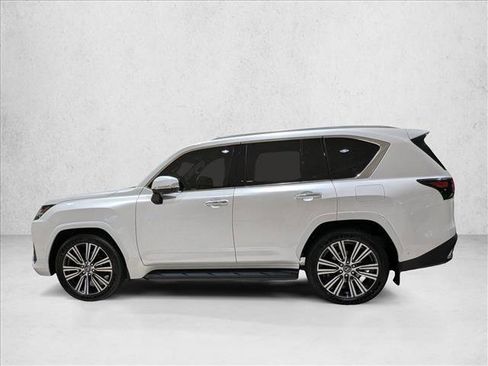 New 2026 Lexus LX 700h Luxury image 5