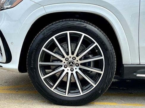 Certified 2025 Mercedes-Benz GLS 580 4MATIC image 12