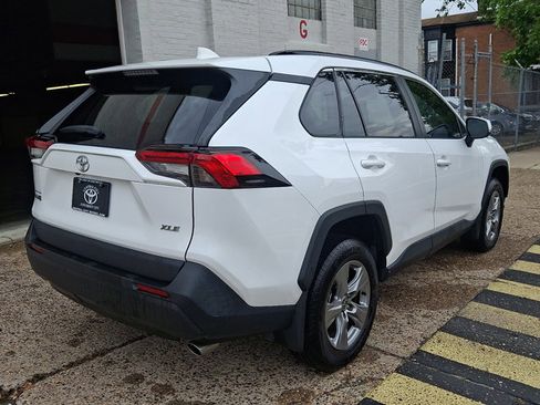 Used 2024 Toyota RAV4 XLE w/ Convenience Package FWD image 6