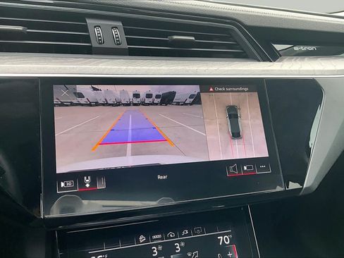 Used 2021 Audi e-tron Premium Plus AWD/4WD image 23