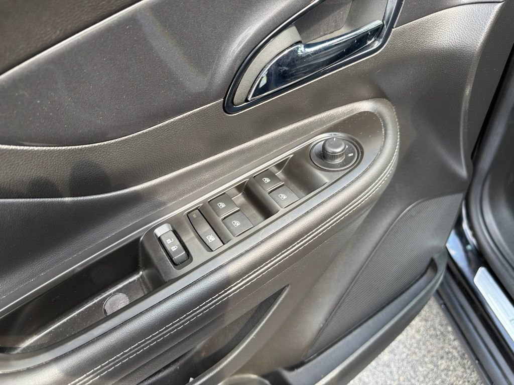 Used 2022 Buick Encore Preferred w/ Safety Package AWD/4WD image 18