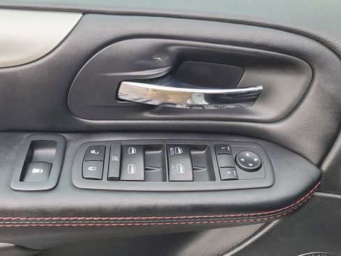 Used 2019 Dodge Grand Caravan GT image 16