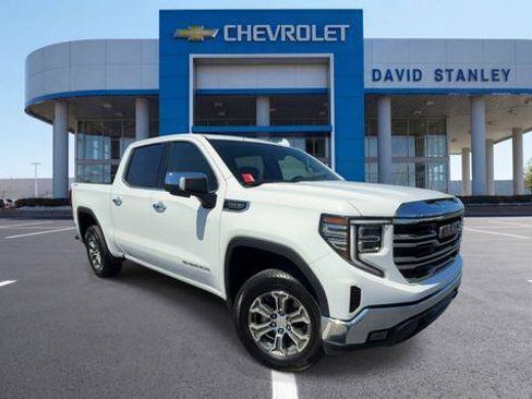 Used 2026 GMC Sierra 1500 SLT AWD/4WD image 2