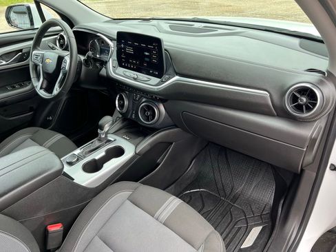 Used 2024 Chevrolet Blazer LT w/ Convenience Package FWD image 9