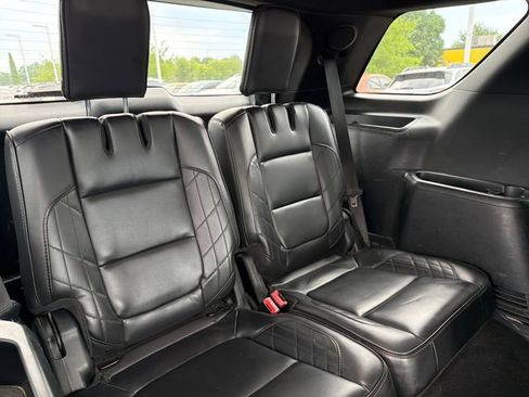 Used 2019 Ford Explorer Platinum AWD/4WD image 24
