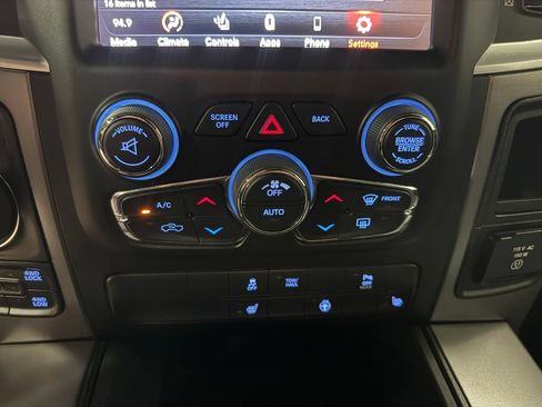 Used 2021 RAM 1500 Warlock AWD/4WD image 34