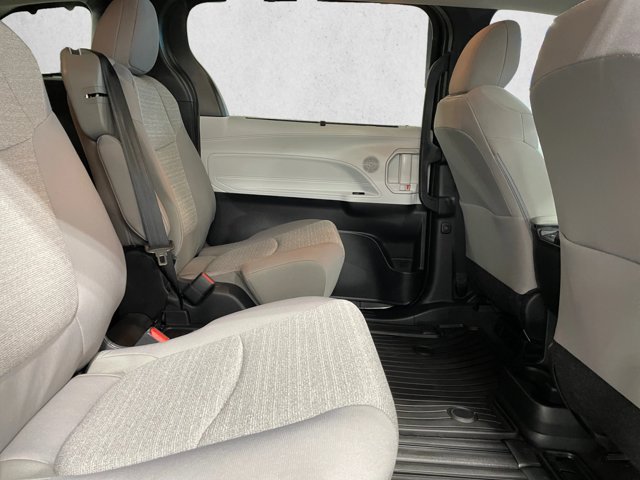Used 2026 Toyota Sienna LE FWD image 20