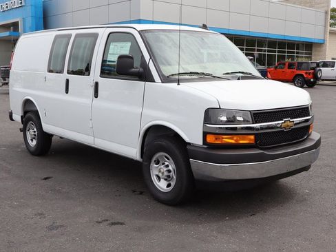 New 2025 Chevrolet Express 3500 Work Van w/ Chrome Appearance Package image 2