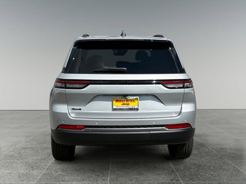 New 2026 Jeep Grand Cherokee Laredo AWD/4WD image 4