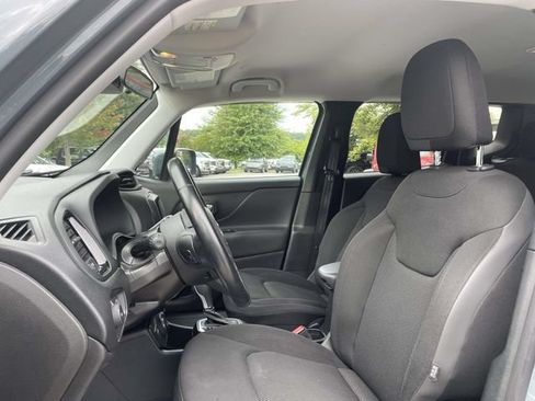 Used 2018 Jeep Renegade Altitude w/ UConnect 8.4 Nav Group AWD/4WD image 20