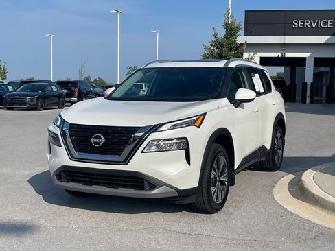 Used 2023 Nissan Rogue SV w/ SV Premium B Package AWD/4WD image 3
