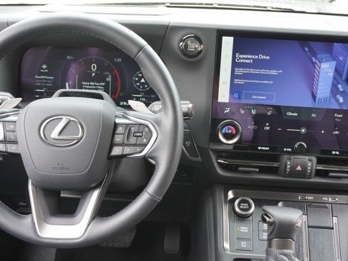 Used 2025 Lexus GX 550 AWD/4WD image 30