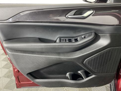 Used 2023 Jeep Grand Cherokee Altitude image 14