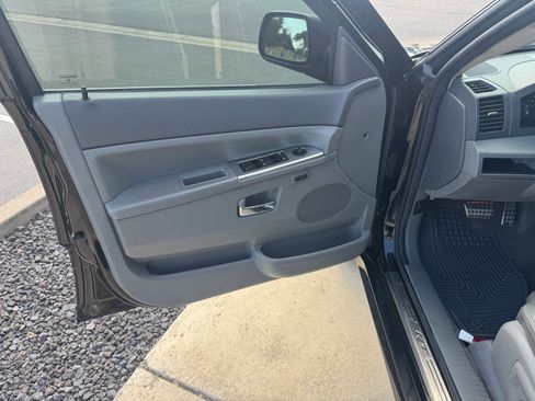 Used 2006 Jeep Grand Cherokee SRT8 w/ SRT Option Group I AWD/4WD image 9