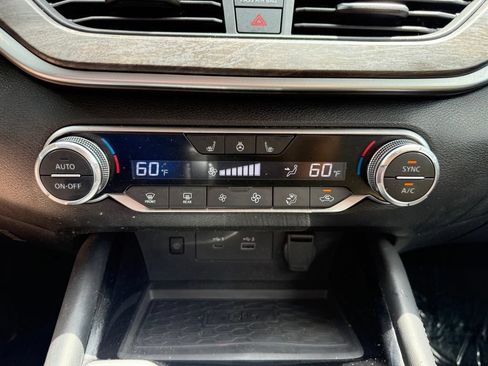 Used 2025 Nissan Altima 2.5 SL FWD image 27