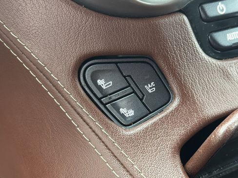 Used 2015 Chevrolet Suburban LTZ image 33