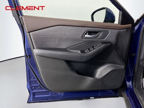 Used 2023 Nissan Rogue SV AWD/4WD image 26