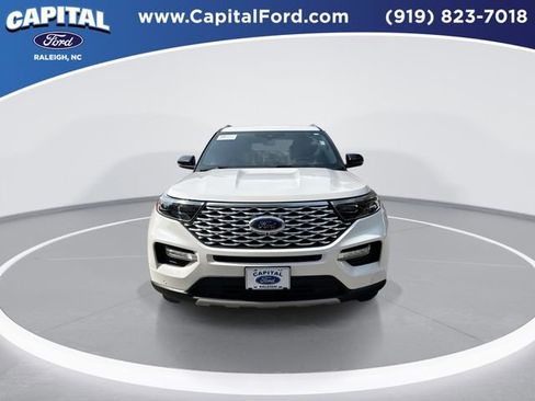 Certified 2020 Ford Explorer Platinum w/ Premium Technology Package AWD/4WD image 3