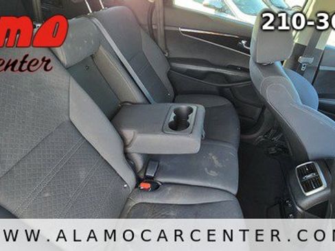 Used 2019 Kia Sorento LX V6 AWD image 22