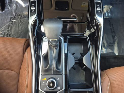 Certified 2022 Kia Sorento SX Prestige w/ Rust Color Package image 10