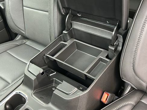 Used 2025 GMC Sierra 3500 Denali image 28