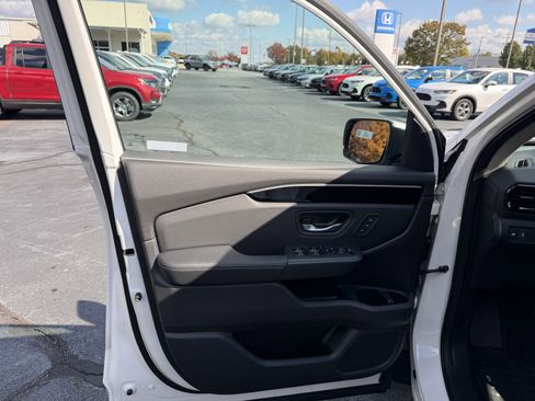 New 2025 Honda Pilot EX-L image 28