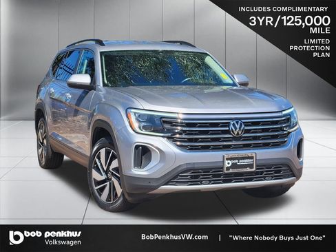 Used 2025 Volkswagen Atlas SE AWD/4WD image 1