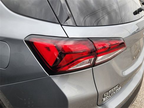 Used 2024 Chevrolet Equinox LT image 7