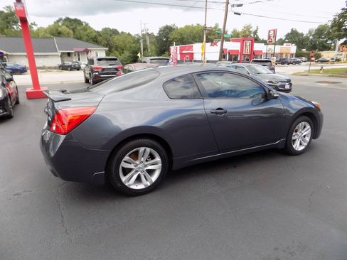 Used 2013 Nissan Altima 2.5 S w/ Premium Pkg FWD image 3