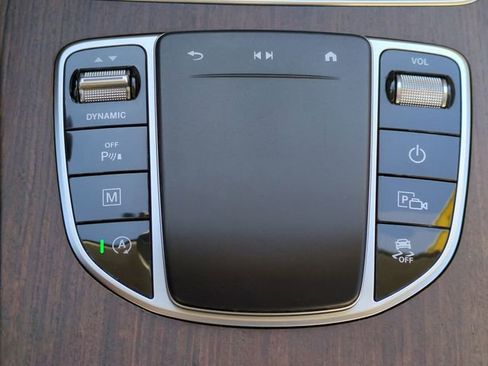 Used 2021 Mercedes-Benz GLC 300 4MATIC image 20