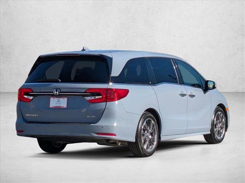 Used 2023 Honda Odyssey Elite image 5