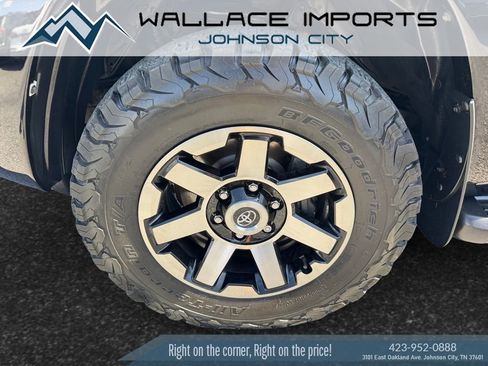 Used 2004 Toyota 4Runner Sport AWD/4WD image 9