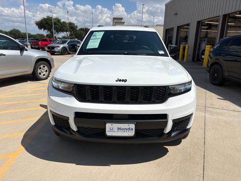 Used 2021 Jeep Grand Cherokee L Laredo AWD/4WD image 3