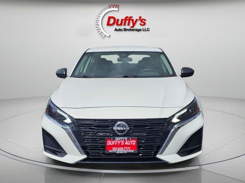 Used 2024 Nissan Altima 2.5 S FWD image 11