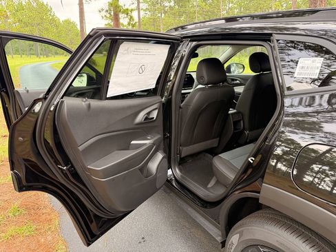 New 2026 Chevrolet Trax LT w/ Driver Confidence Package FWD image 23