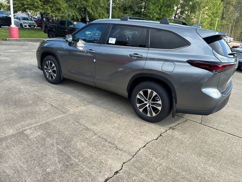 New 2026 Toyota Highlander XLE AWD/4WD image 3