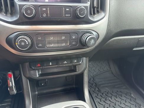 Used 2020 Chevrolet Colorado LT AWD/4WD image 19