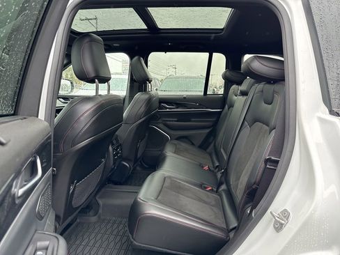 Certified 2022 Jeep Grand Cherokee Trailhawk w/ ADV Protech Group II AWD/4WD image 22