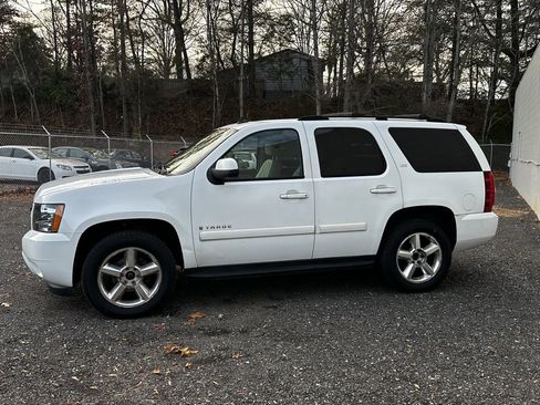 Used 2007 Chevrolet Tahoe LTZ w/ LTZ Preferred Equipment Group image 4