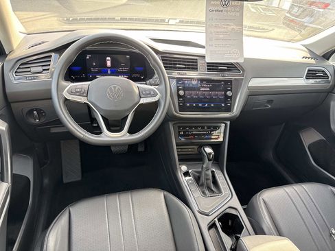 Certified 2023 Volkswagen Tiguan SE image 7