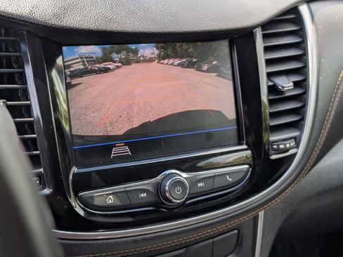 Used 2020 Chevrolet Trax LT w/ LT Convenience Package image 25