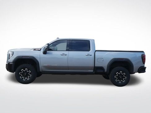 Used 2025 GMC Sierra 2500 AT4X AWD/4WD image 7