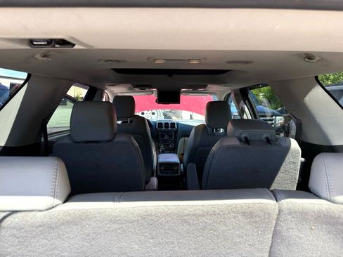 Used 2011 GMC Acadia Denali image 16