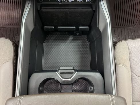 Used 2025 RAM 1500 Laramie AWD/4WD image 34
