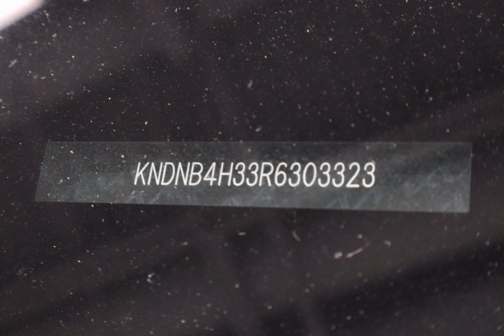 Used 2024 Kia Carnival LX FWD image 35