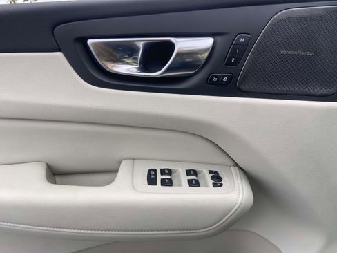 Certified 2023 Volvo XC60 B5 Plus w/ Protection Package Premier image 20